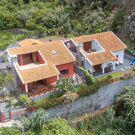 Casa Del Mar I By Galmi Nyaraló *